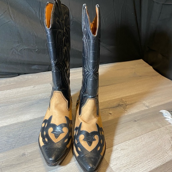 Like New Handmade Circle H Boots - Picture 2 of 5